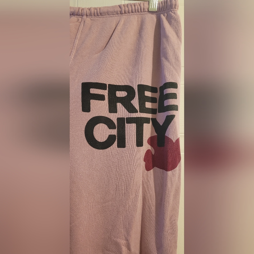 Freecity FREE CITY Lavender Sweatpant Joggers. XL - Picture 7 of 7